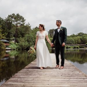 C + F – Un mariage écosensible au Domaine des Parenthèses Imaginaires en Dordogne.